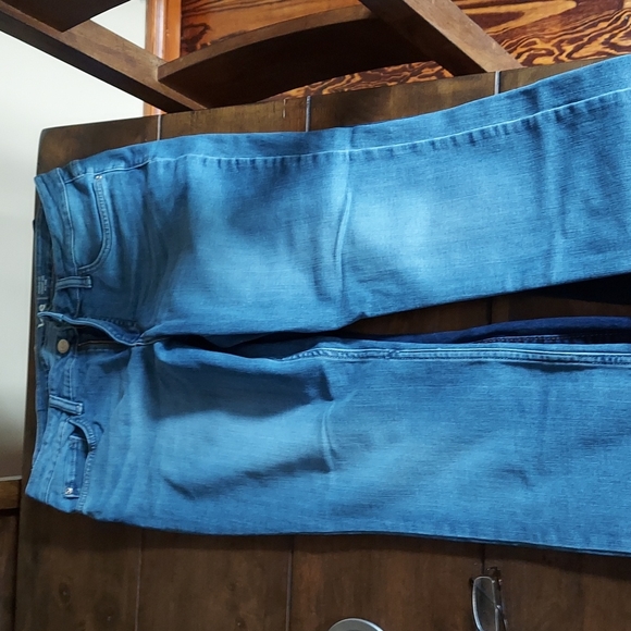 Jeans - Picture 2 of 3